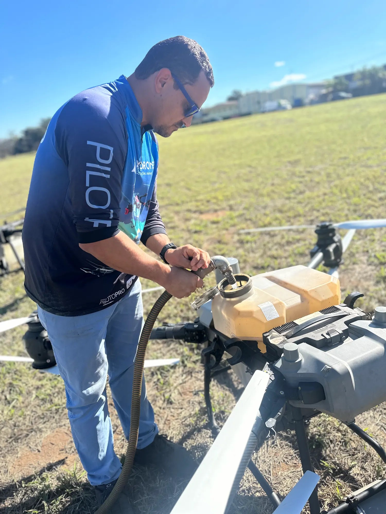 Preparação do sistema de aplicação de um drone agrícola